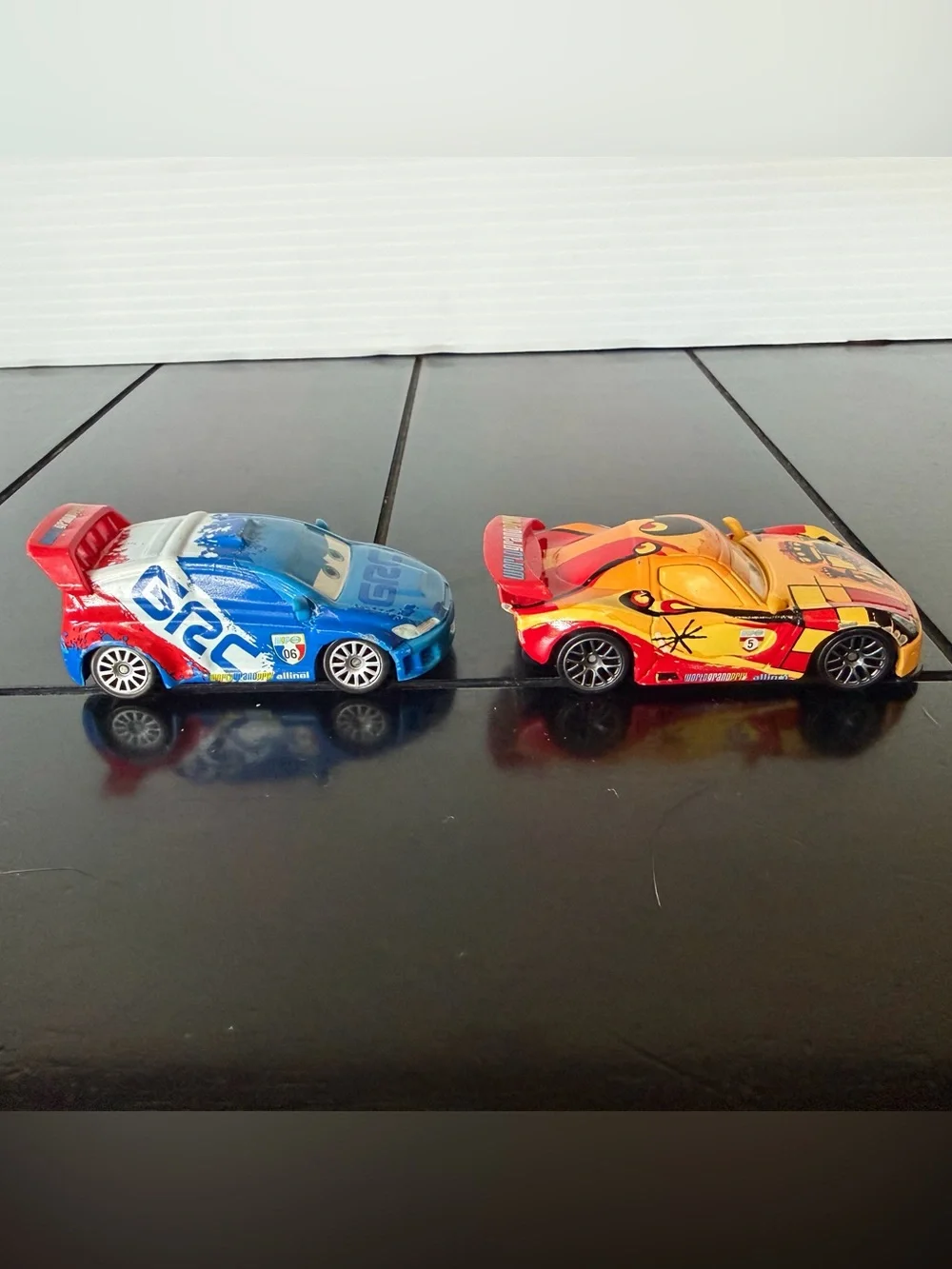 Disney Pixar Cars 2 Raoul CaRoule & Miguel Camino 1:55 diecast cars